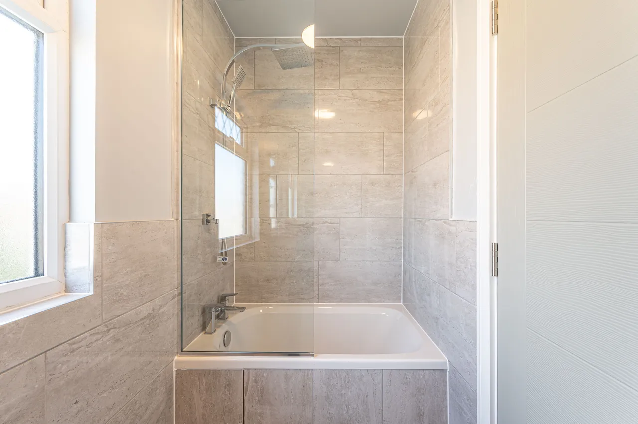 Greenford, UB6, photo 6