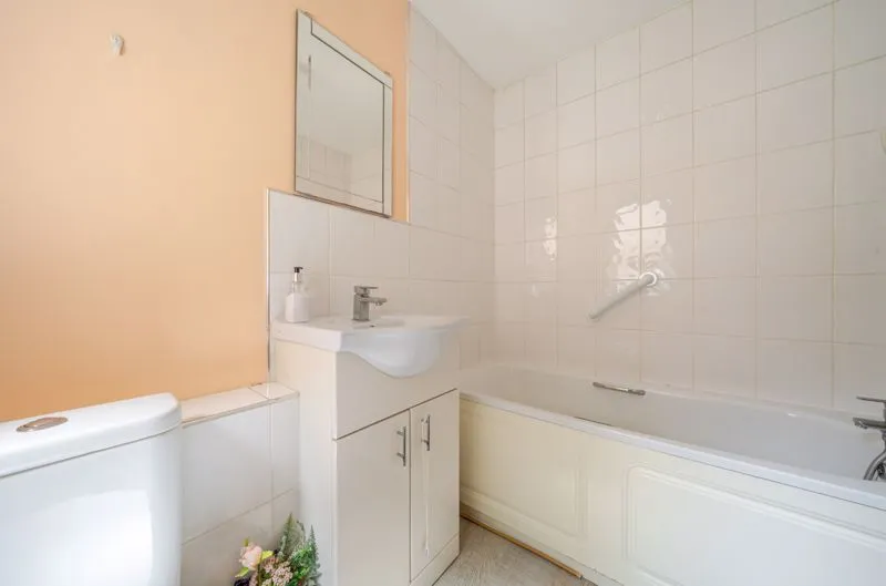 Wythfield Road, 6 Palace Court Wythfield Road London London, London, Greater London, SE95TG, photo 6