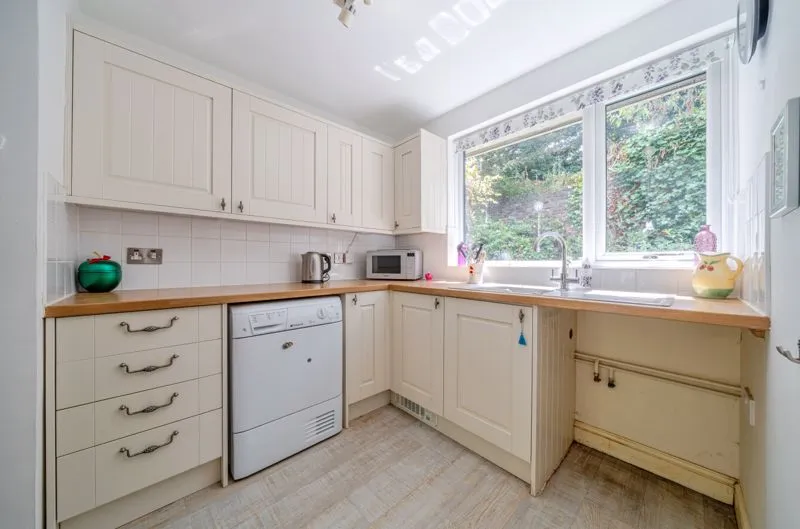 Wythfield Road, 6 Palace Court Wythfield Road London London, London, Greater London, SE95TG, photo 3
