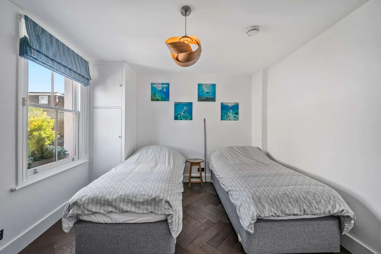 St. Ann's Road, London, SW13, photo 15