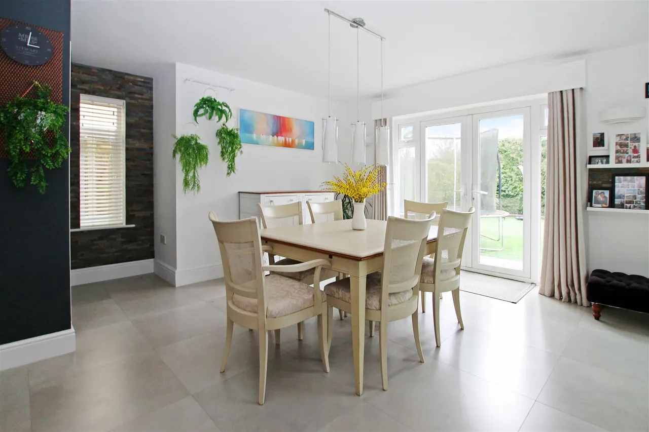 Spring Road, Sarisbury Green, Southampton, photo 7