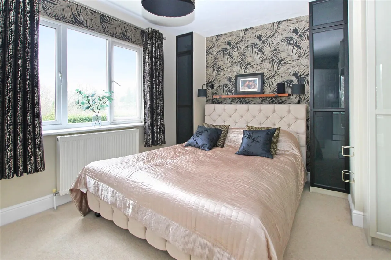 Spring Road, Sarisbury Green, Southampton, photo 14