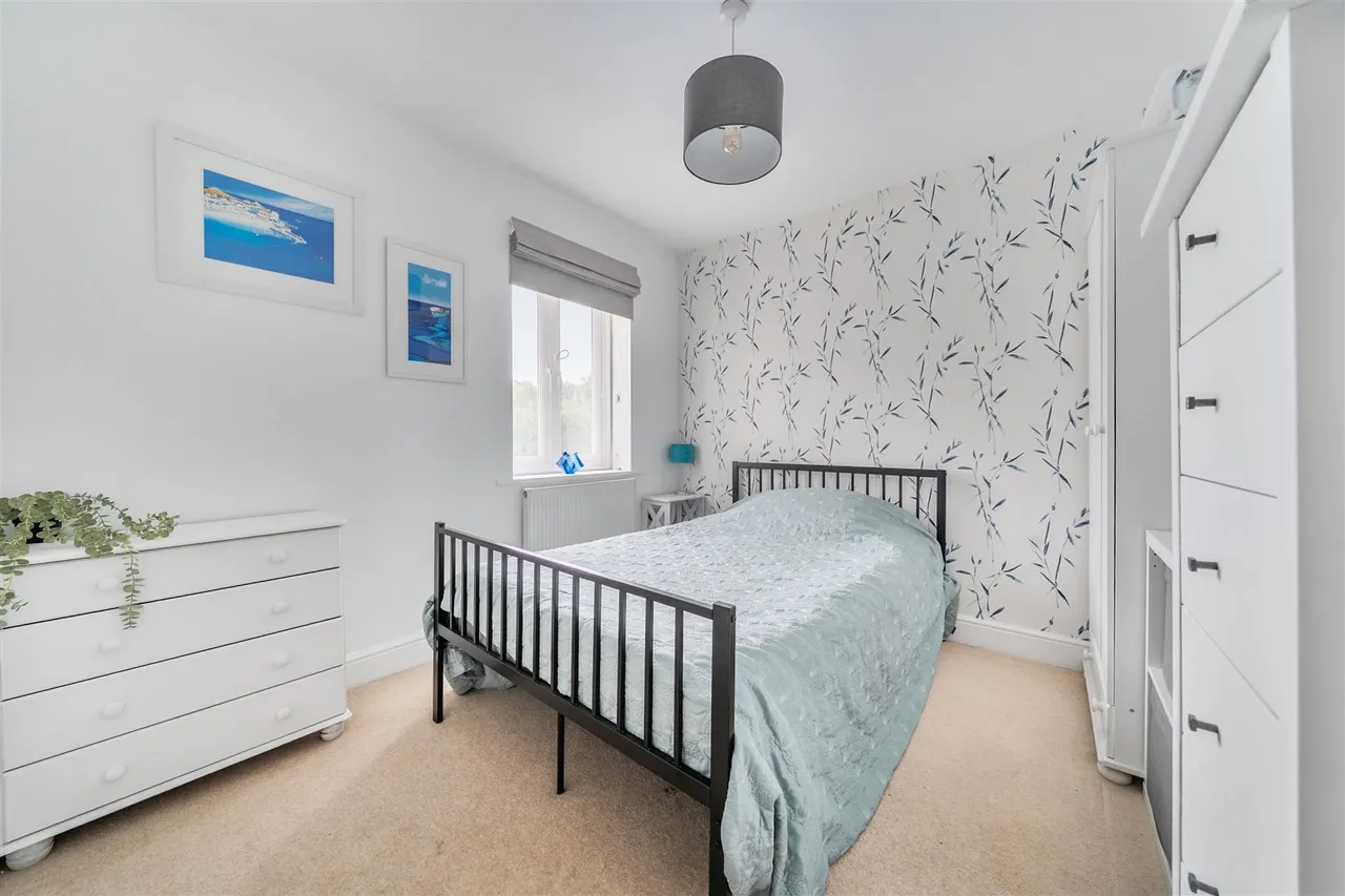 Spring Road, Sarisbury Green, Southampton, photo 18