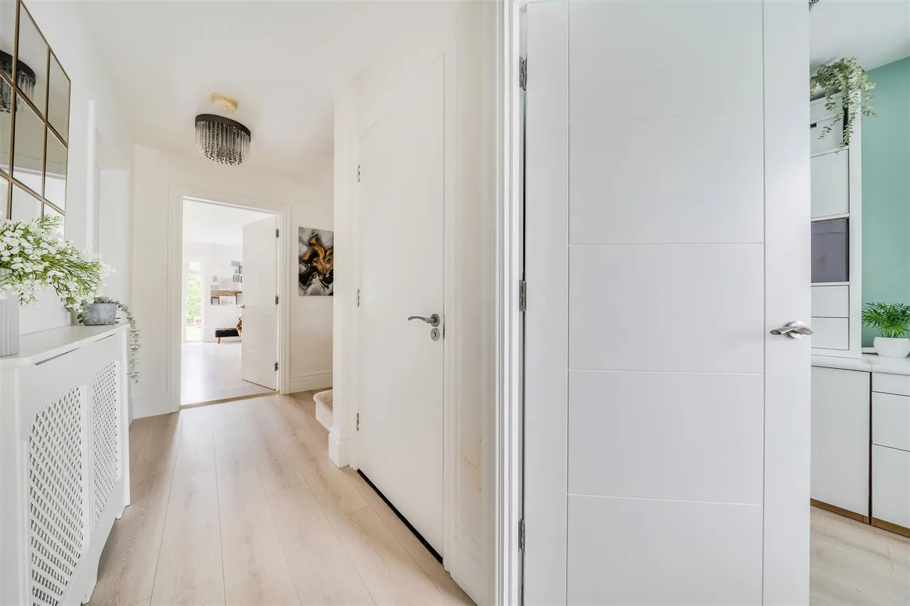 Spring Road, Sarisbury Green, Southampton, photo 13