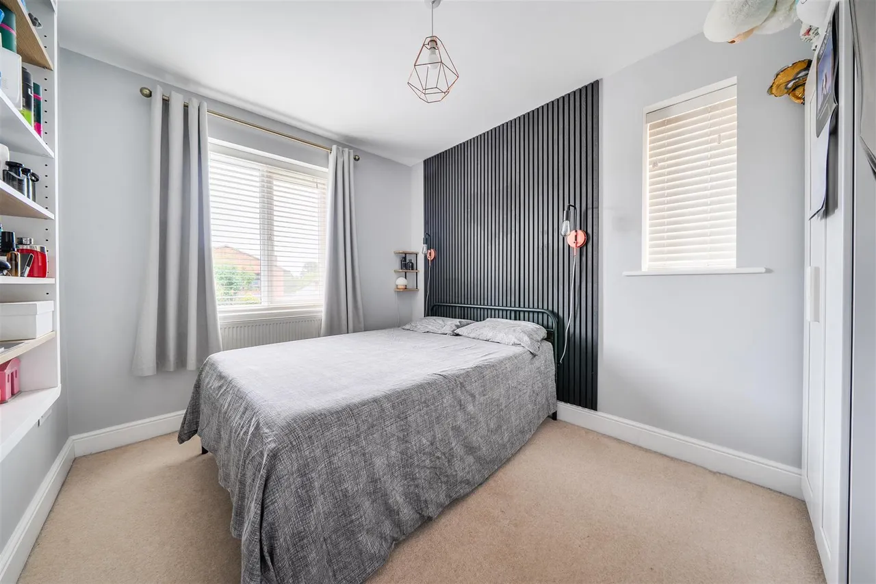 Spring Road, Sarisbury Green, Southampton, photo 17