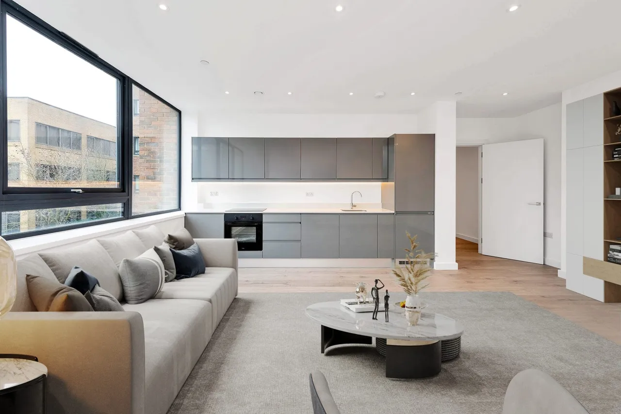 2 bed flat for sale — 11b Silbury Boulevard, Technology House, Milton Keynes, 151 Silbury Boulevard, MK9 1GE