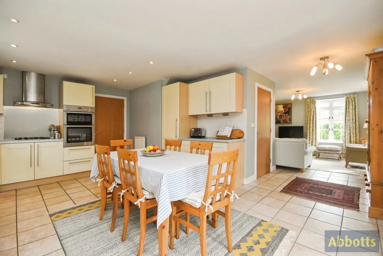 Kelso Close, RAYLEIGH, Essex, SS6, photo 12