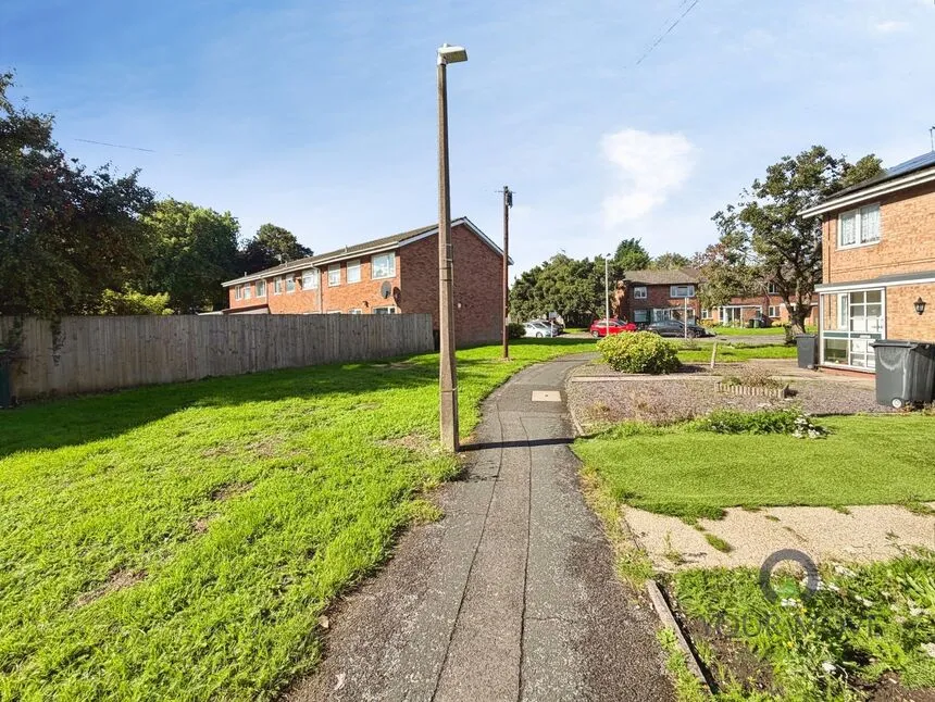 Oakthorpe Gardens, Tividale, West Midlands, B69, photo 9