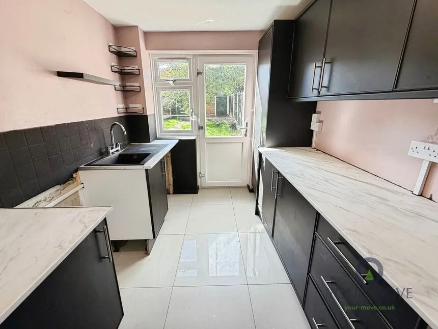 Oakthorpe Gardens, Tividale, West Midlands, B69, photo 3