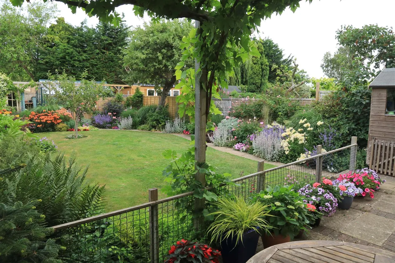 Parkside Avenue, Littlehampton, photo 17
