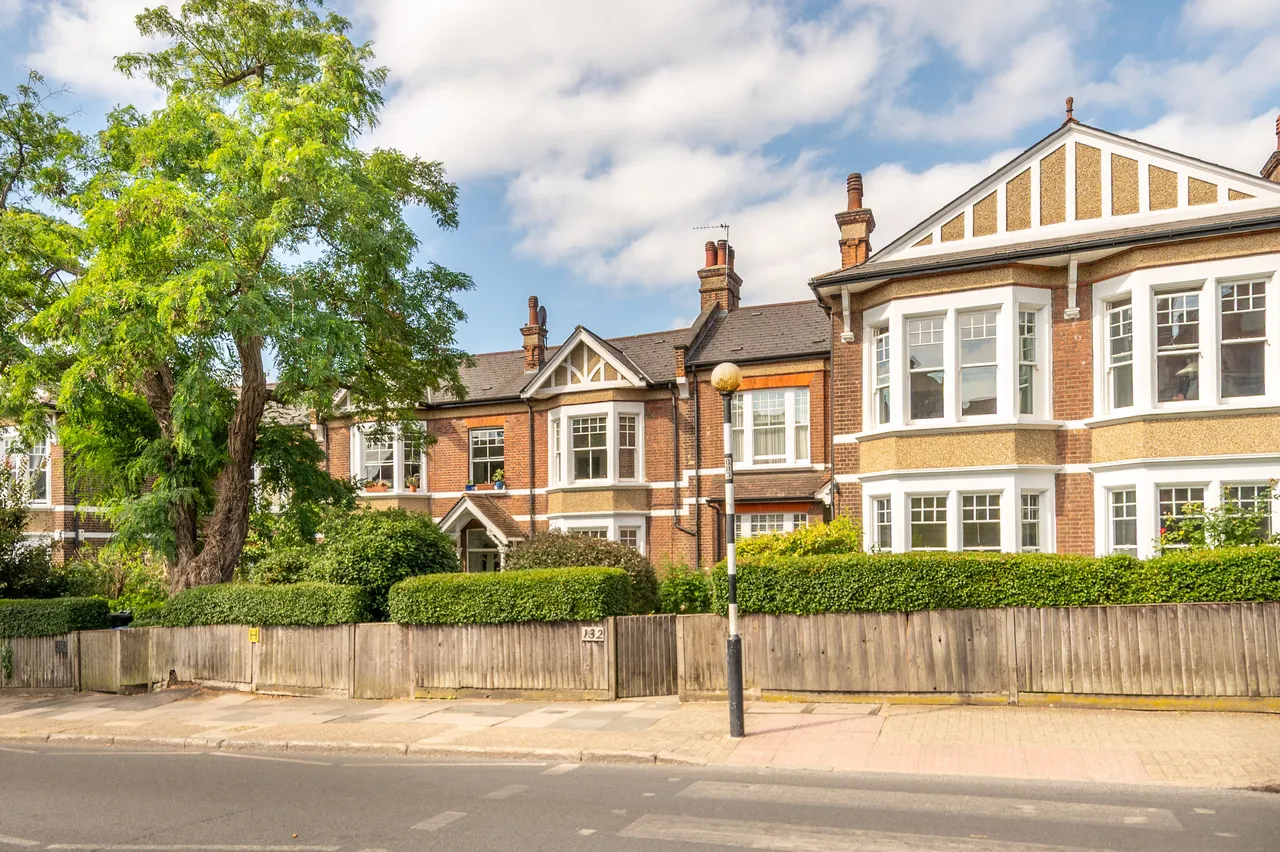 6 Brondesbury Park Mansions, 132 Salusbury Road, London, photo 11