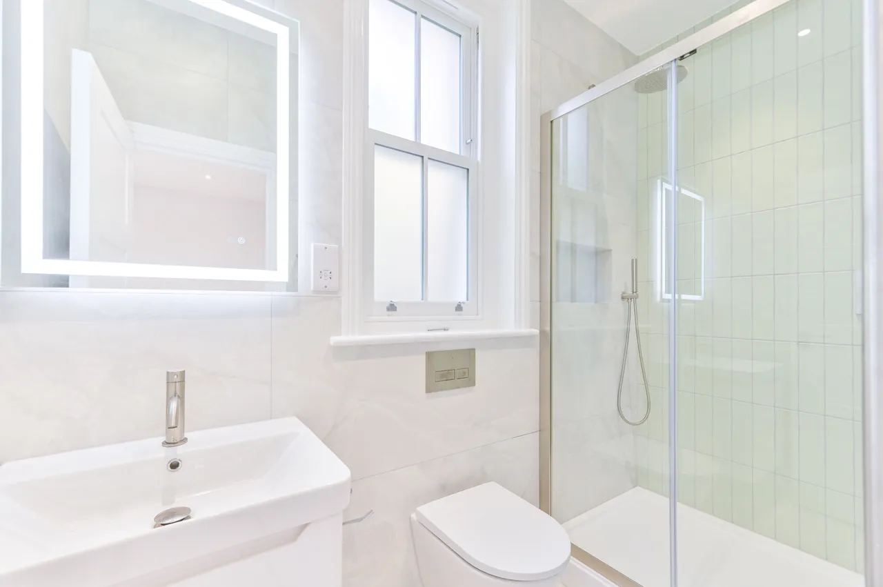 6 Brondesbury Park Mansions, 132 Salusbury Road, London, photo 4