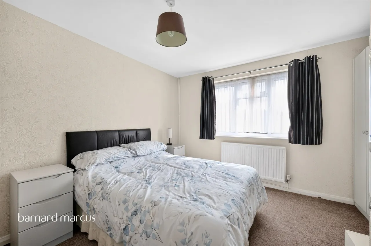 Carnforth Close, Epsom, KT19, photo 6