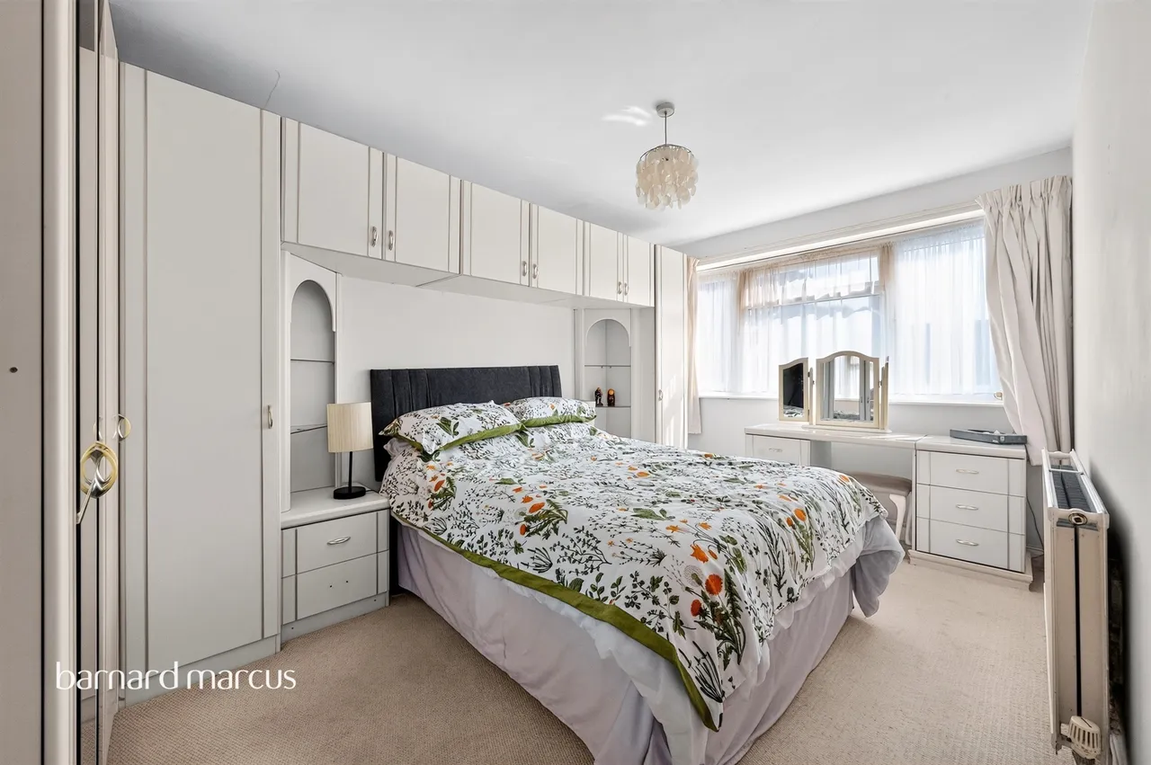Carnforth Close, Epsom, KT19, photo 5