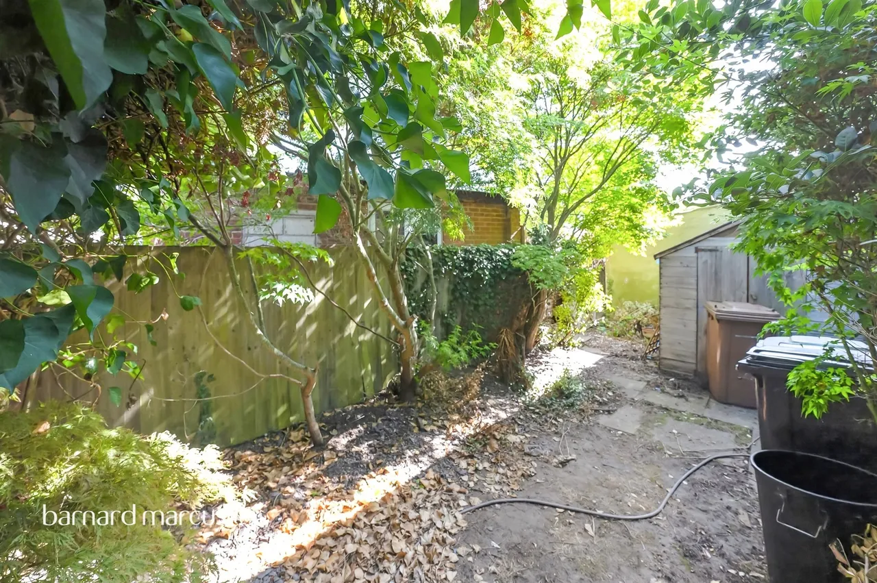 Carnforth Close, Epsom, KT19, photo 10