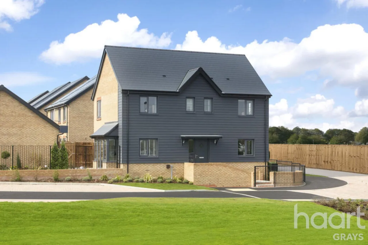 4 bed house for sale, Maple Drive, Fobbing, SS17