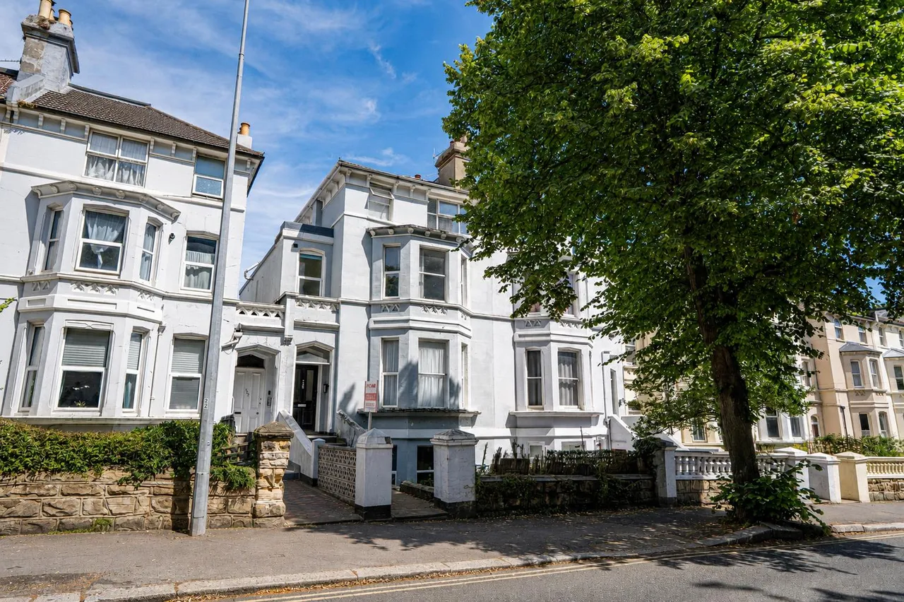 London Road, St. Leonards-On-Sea, photo 12