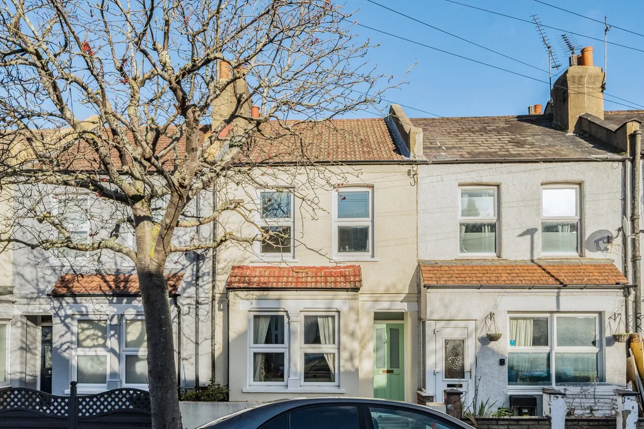 2 bed house for sale — Melling Street, London, SE18