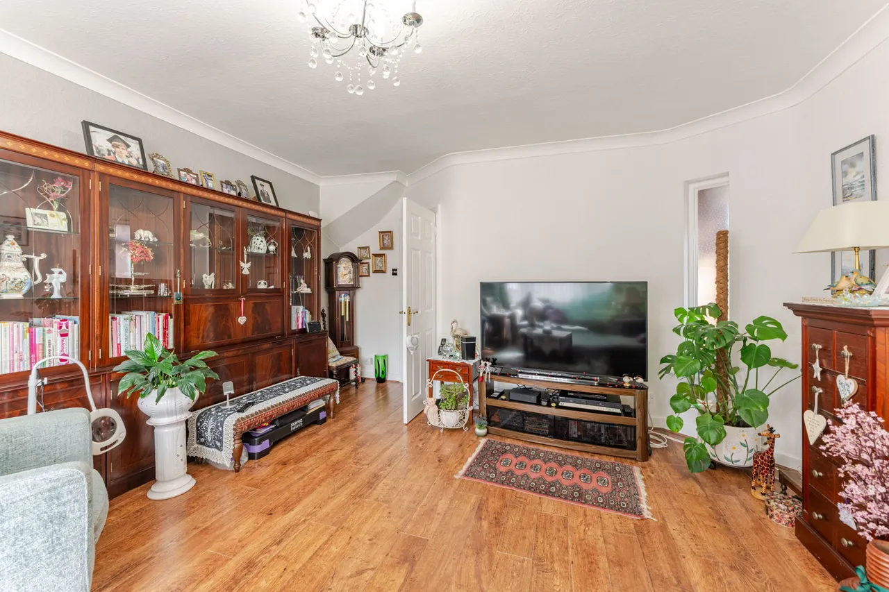 Landor Road, Whitnash, photo 6