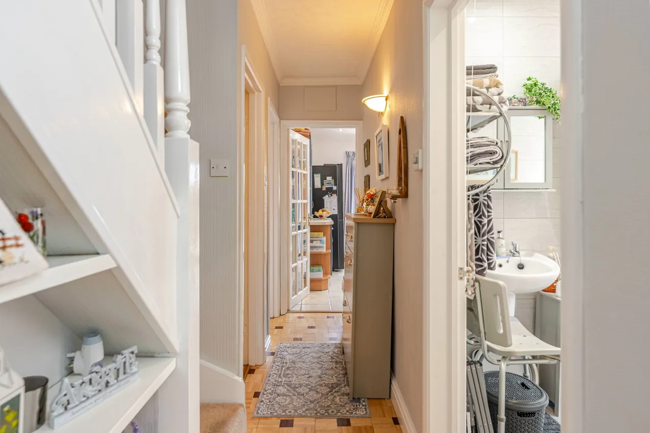 Landor Road, Whitnash, photo 15