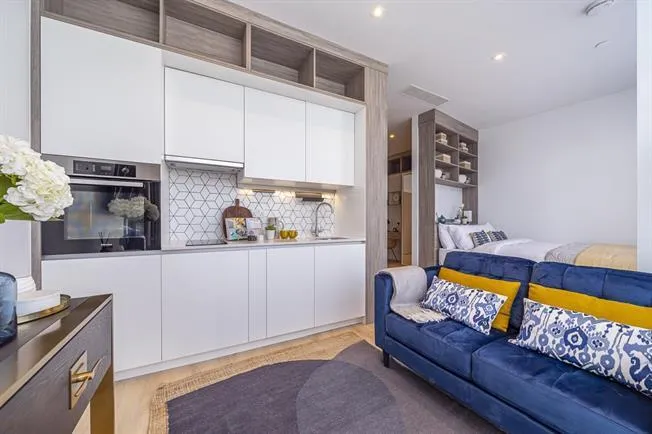 flat to rent — Addlestone