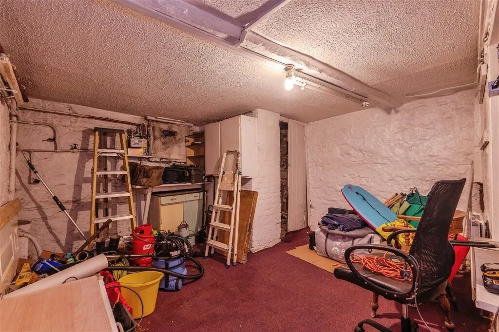 St. Peter Street, Tiverton, EX16, photo 17