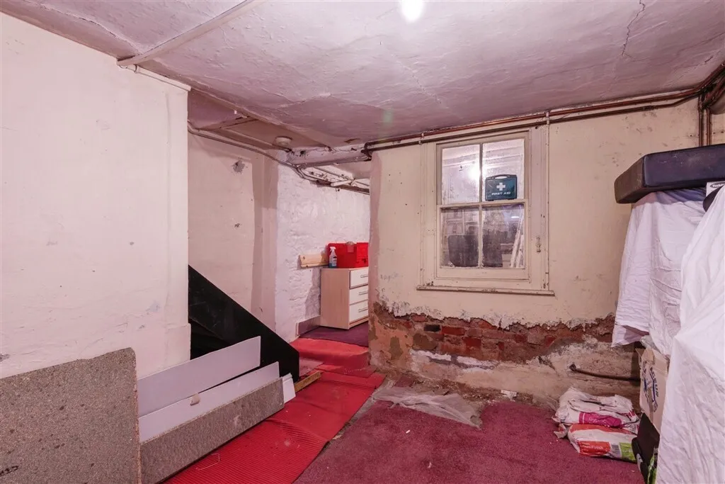 St. Peter Street, Tiverton, EX16, photo 15