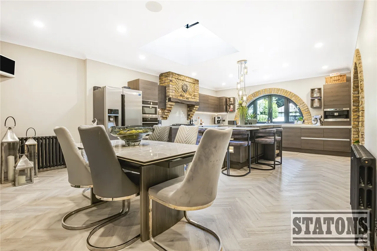 Park Avenue, Enfield, EN1 2HH, photo 9