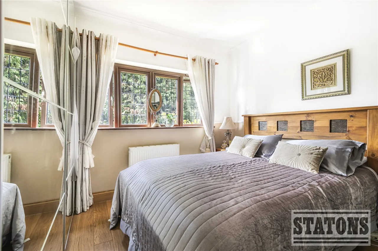 Park Avenue, Enfield, EN1 2HH, photo 21