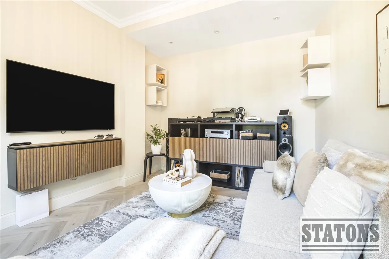 Park Avenue, Enfield, EN1 2HH, photo 12