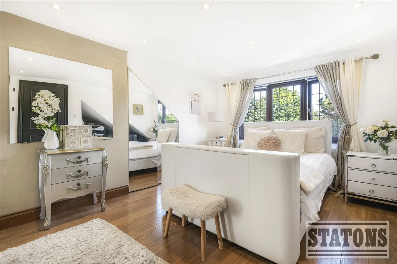 Park Avenue, Enfield, EN1 2HH, photo 25