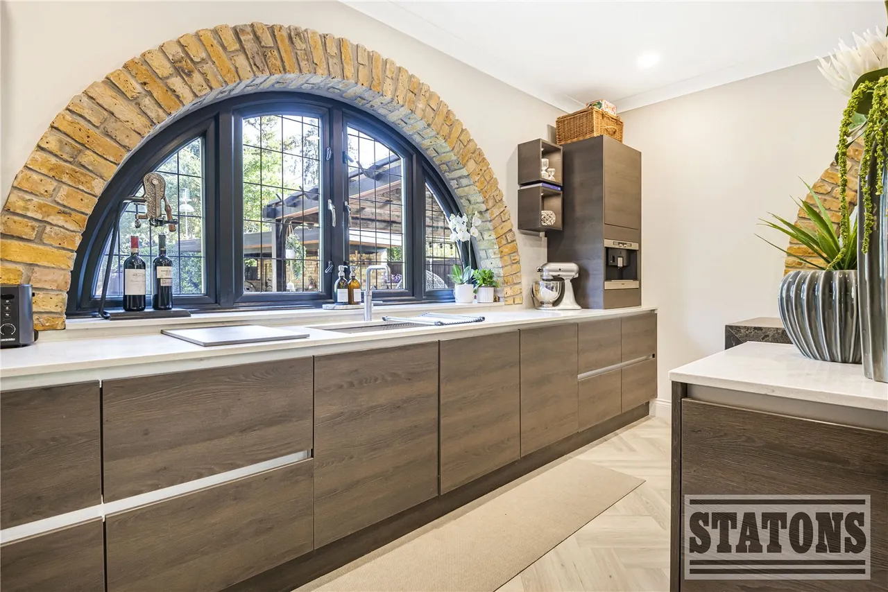 Park Avenue, Enfield, EN1 2HH, photo 8