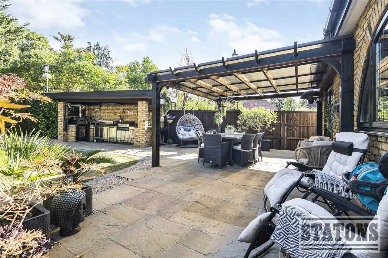 Park Avenue, Enfield, EN1 2HH, photo 30
