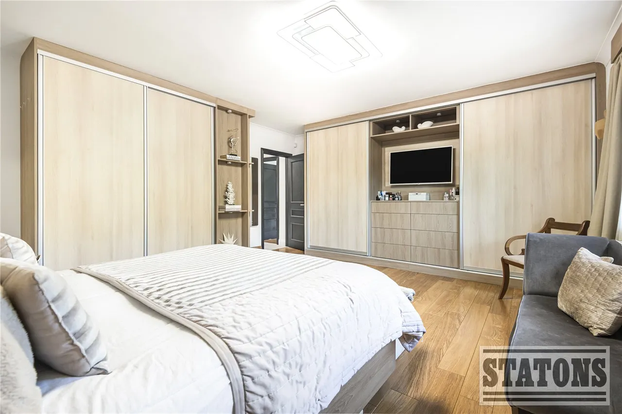 Park Avenue, Enfield, EN1 2HH, photo 19