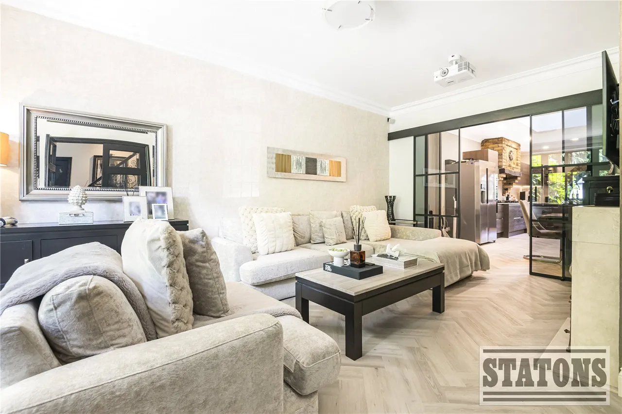 Park Avenue, Enfield, EN1 2HH, photo 10