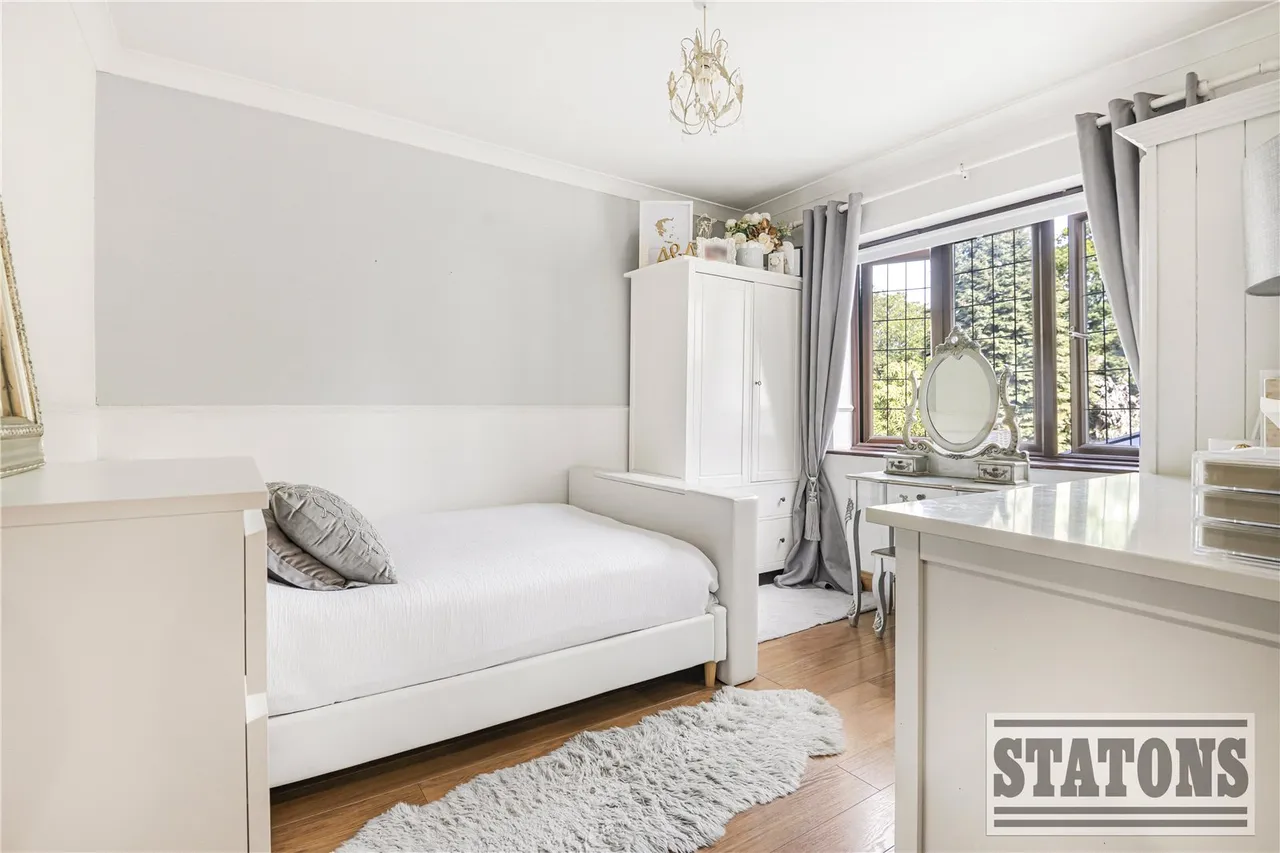 Park Avenue, Enfield, EN1 2HH, photo 20