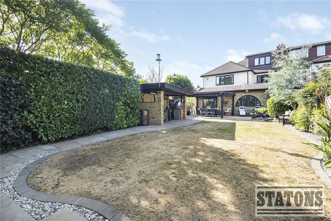 Park Avenue, Enfield, EN1 2HH, photo 34
