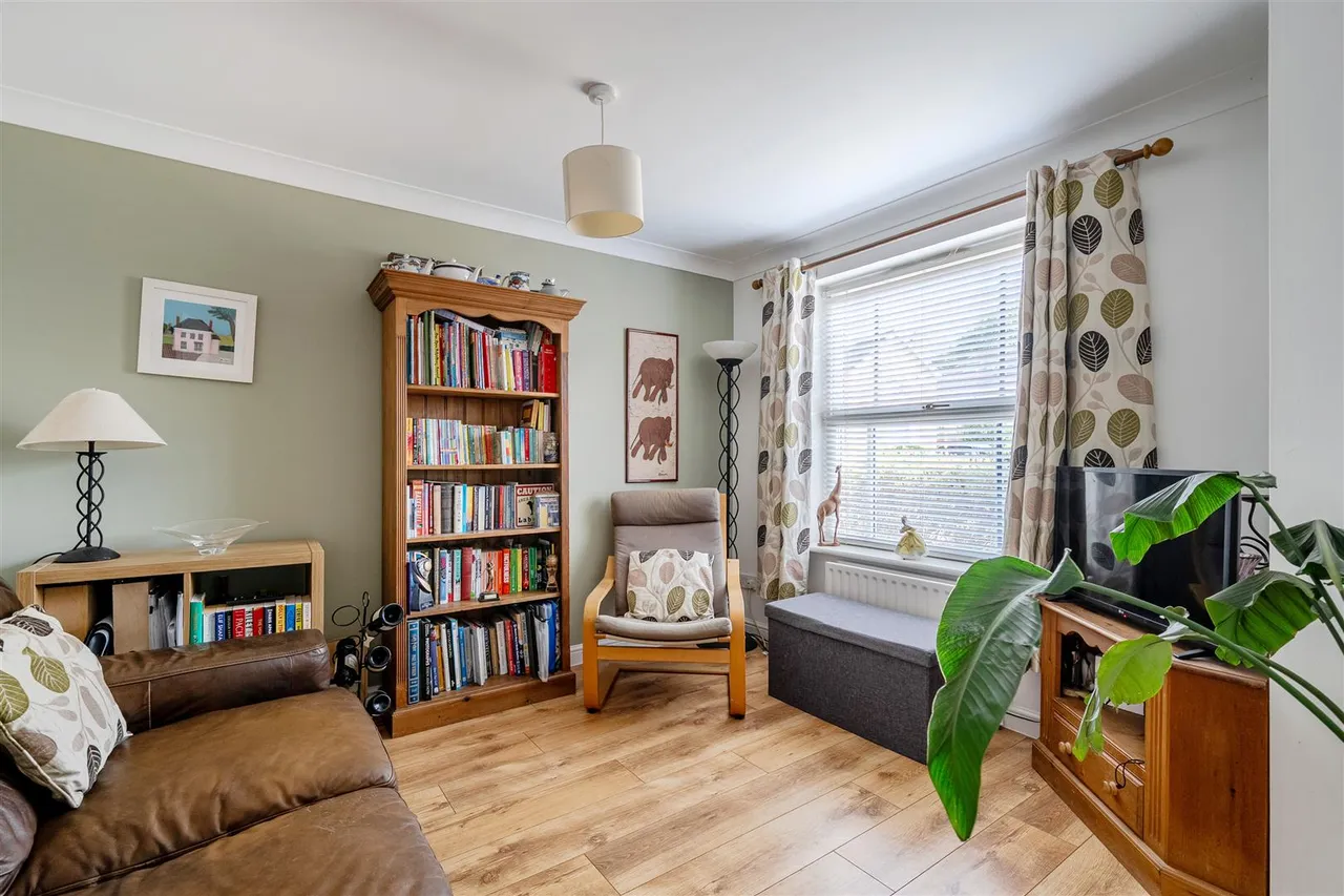 Petty Lane, Derry Hill, SN11, photo 6
