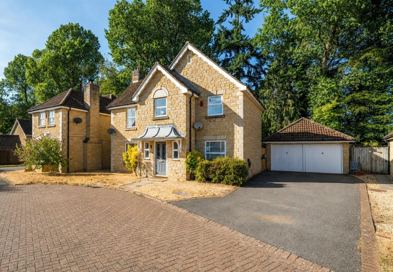 5 bed house for sale, Petty Lane, Derry Hill, SN11