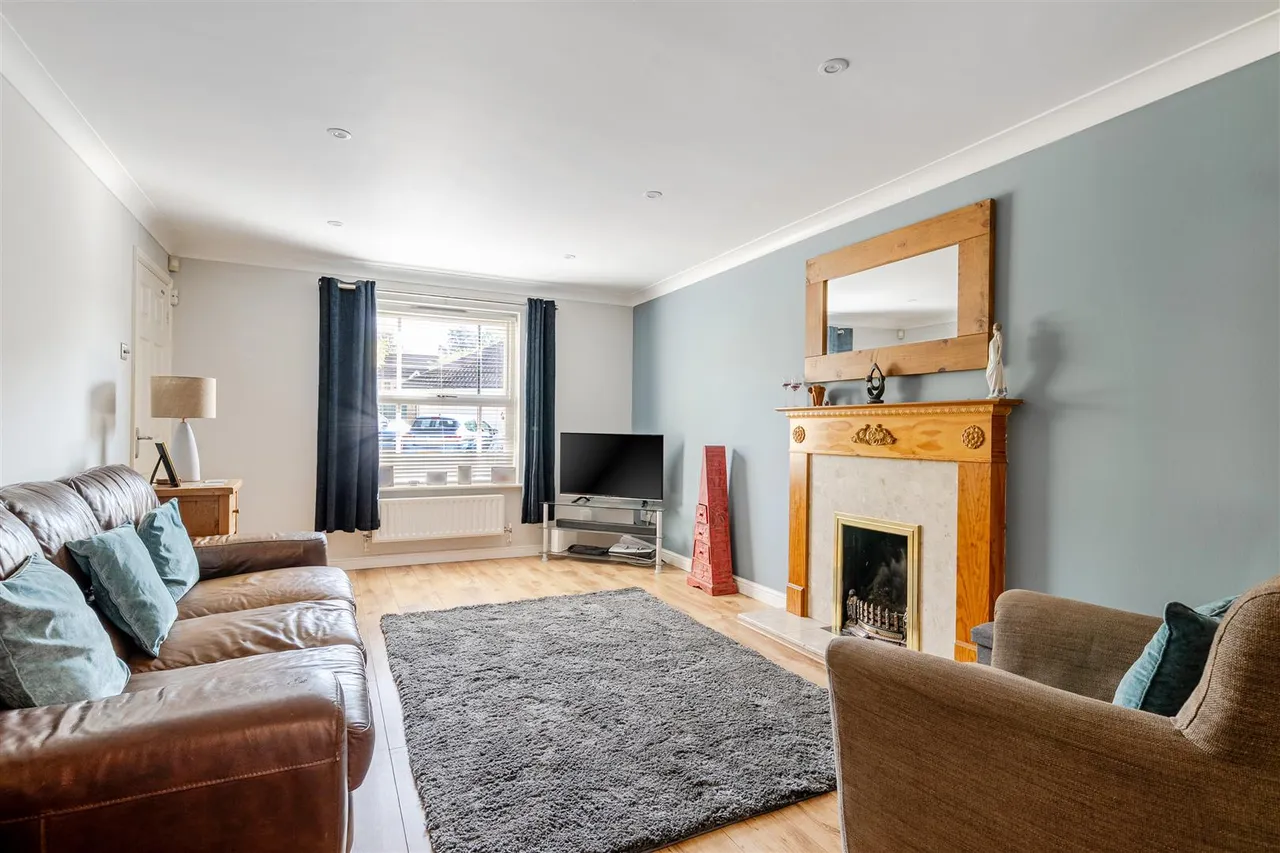 Petty Lane, Derry Hill, SN11, photo 5