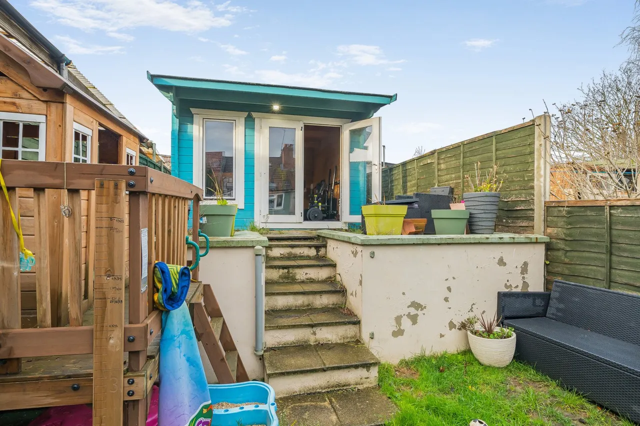 Collindale Avenue, DA8, photo 11