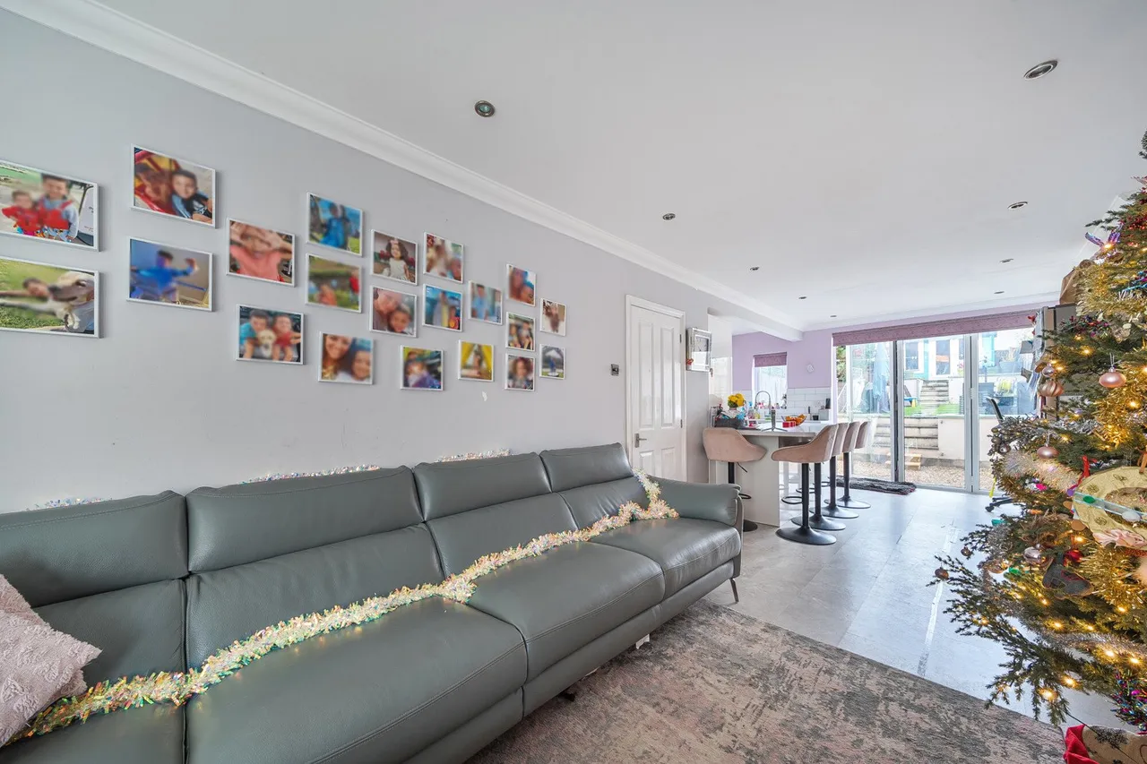 Collindale Avenue, DA8, photo 4