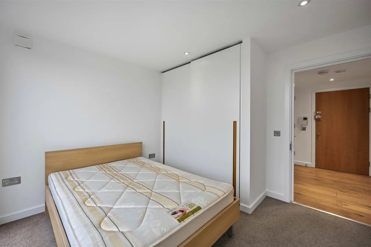 Walm Lane, Willesden Green, NW2, photo 8