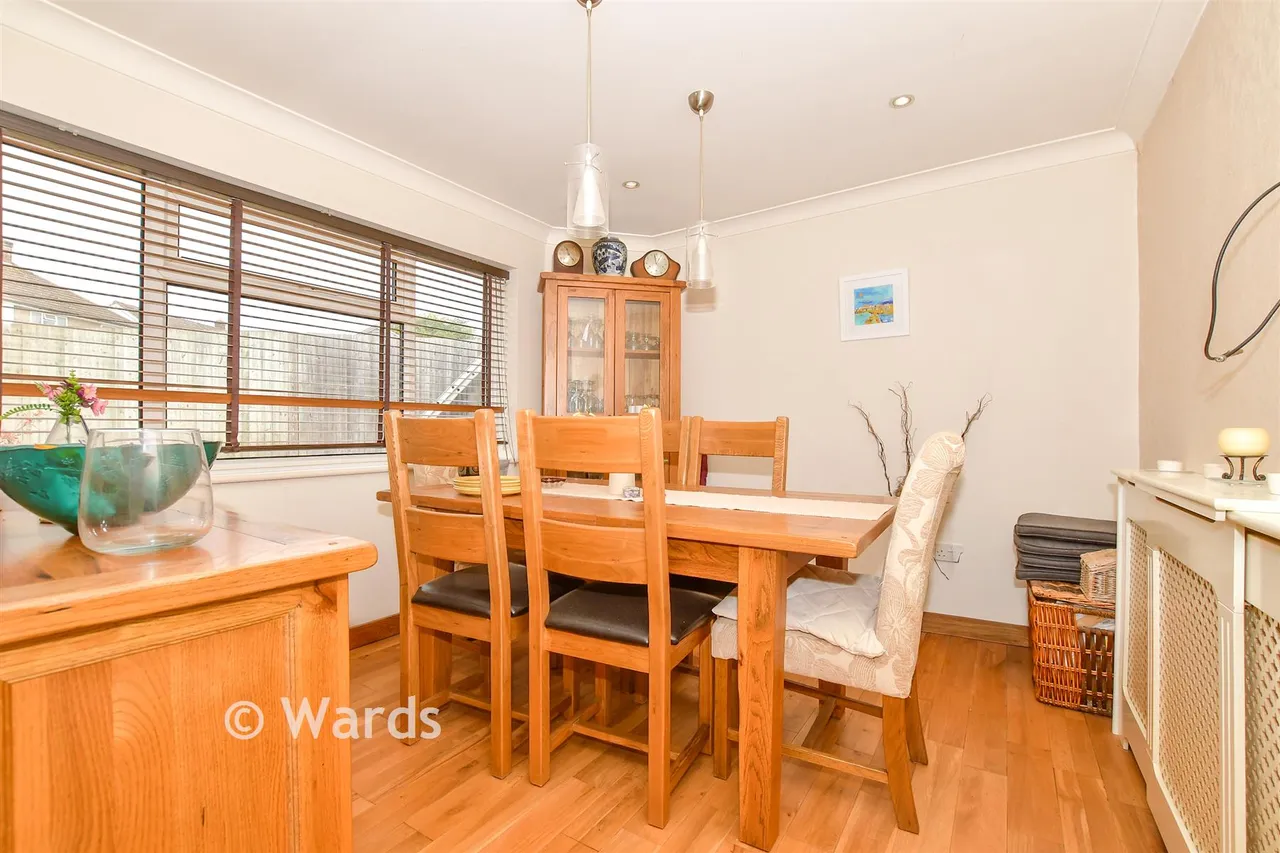 Larch Crescent, Tonbridge, TN10, photo 7