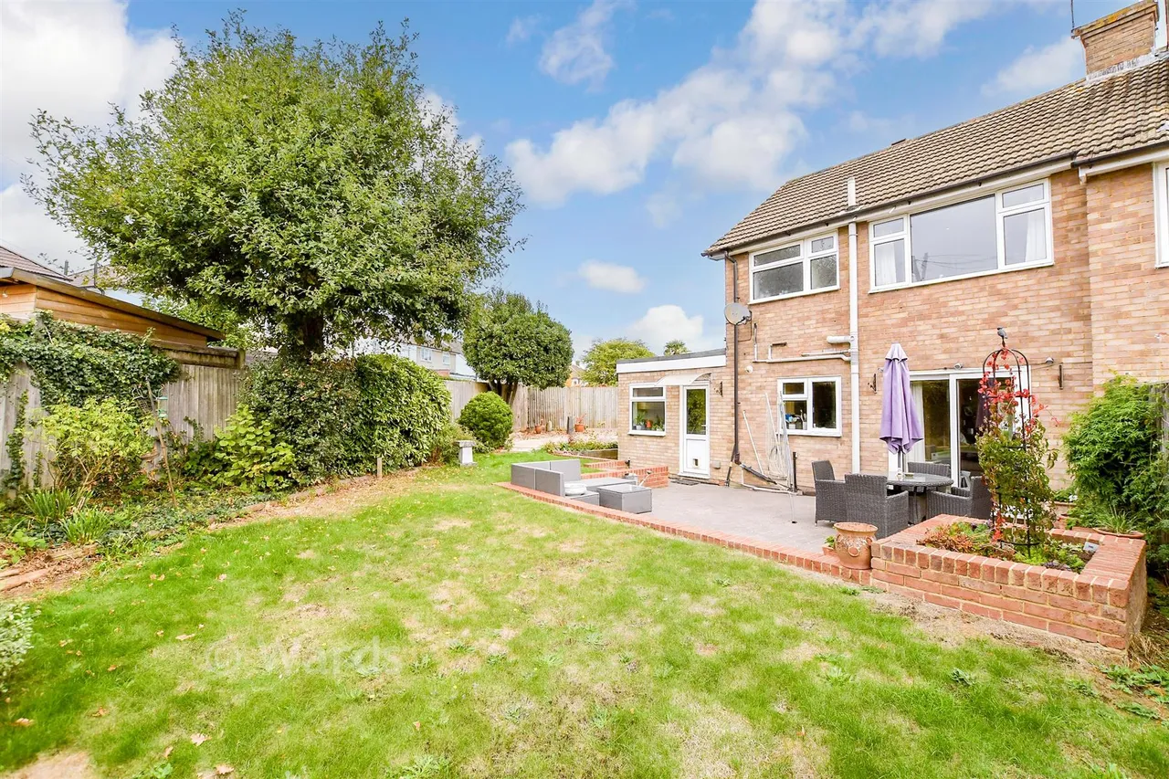 Larch Crescent, Tonbridge, TN10, photo 6