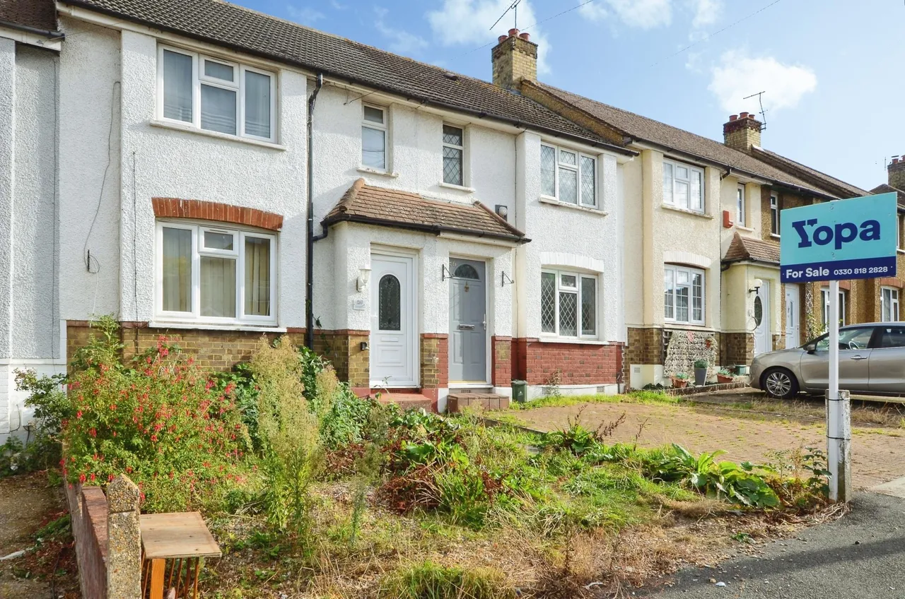 2 bed house for sale, Oakdene Road, Uxbridge, UB10