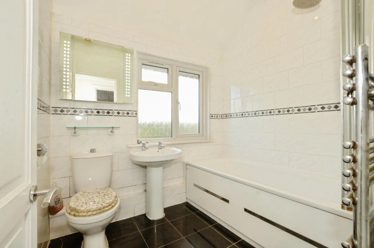 Oakdene Road, Uxbridge, UB10, photo 14