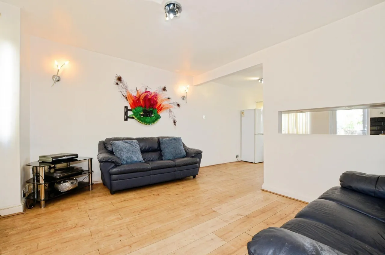 Oakdene Road, Uxbridge, UB10, photo 3