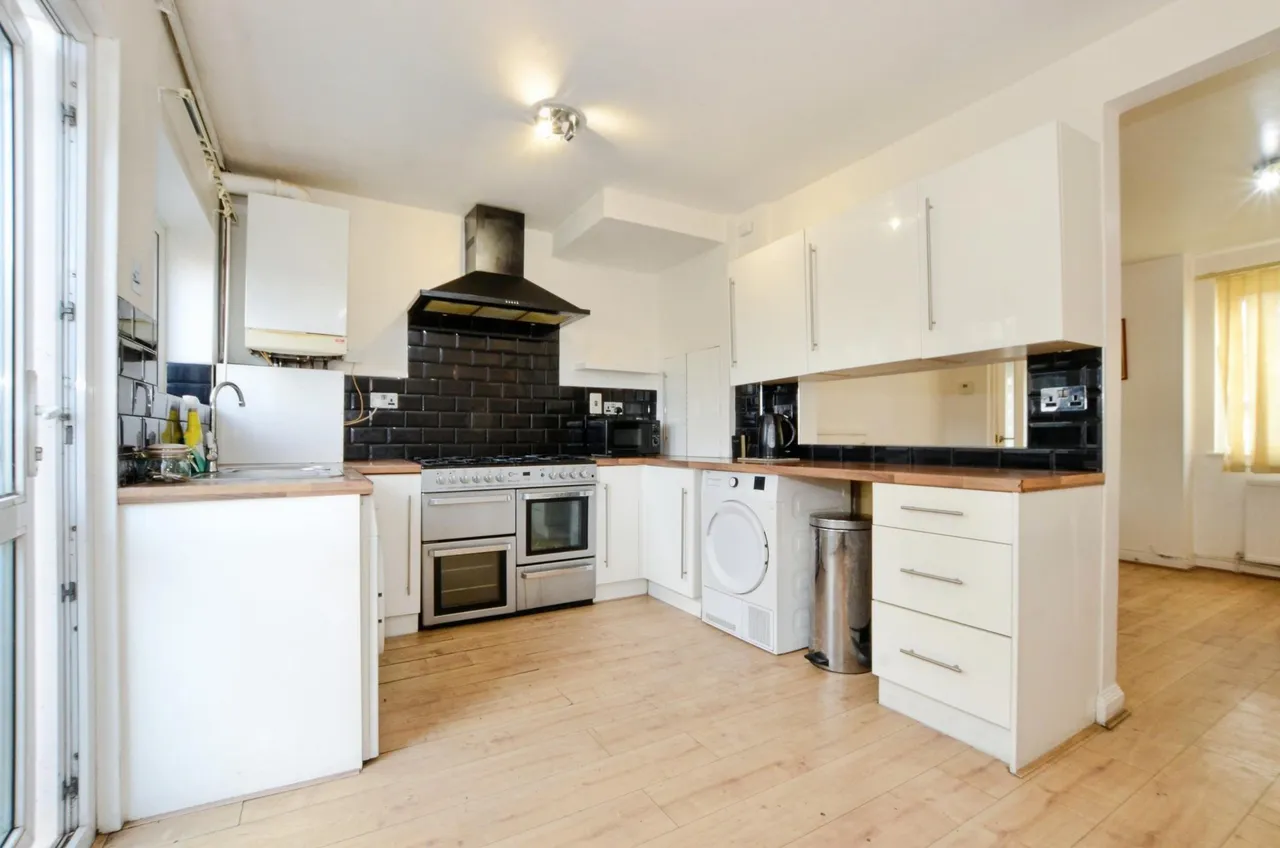 Oakdene Road, Uxbridge, UB10, photo 2