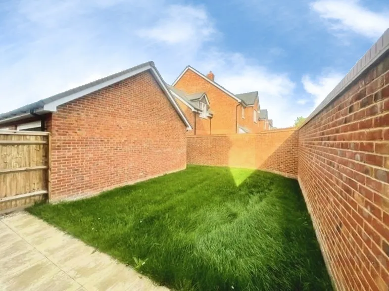 Hammersley Drive, Ash, Surrey, GU12 6FP, photo 7